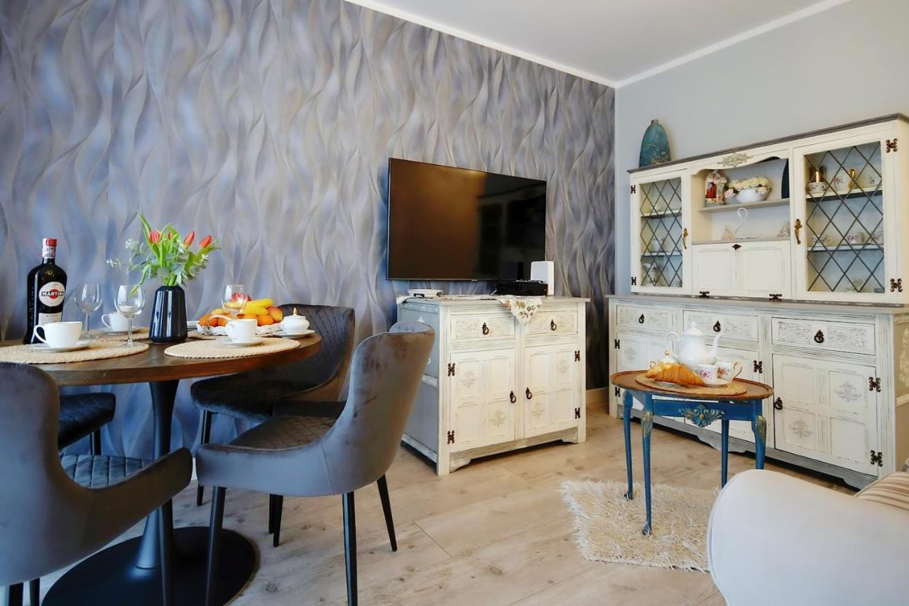 Miodowy Dom Exspanse Apartament 2 Lub 3 Pokoje Z Tarasem I Parkingiem Kołobrzeg Exteriör bild