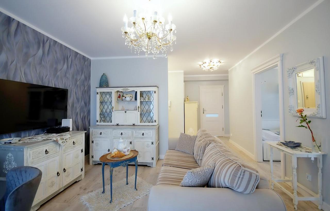 Miodowy Dom Exspanse Apartament 2 Lub 3 Pokoje Z Tarasem I Parkingiem Kołobrzeg Exteriör bild
