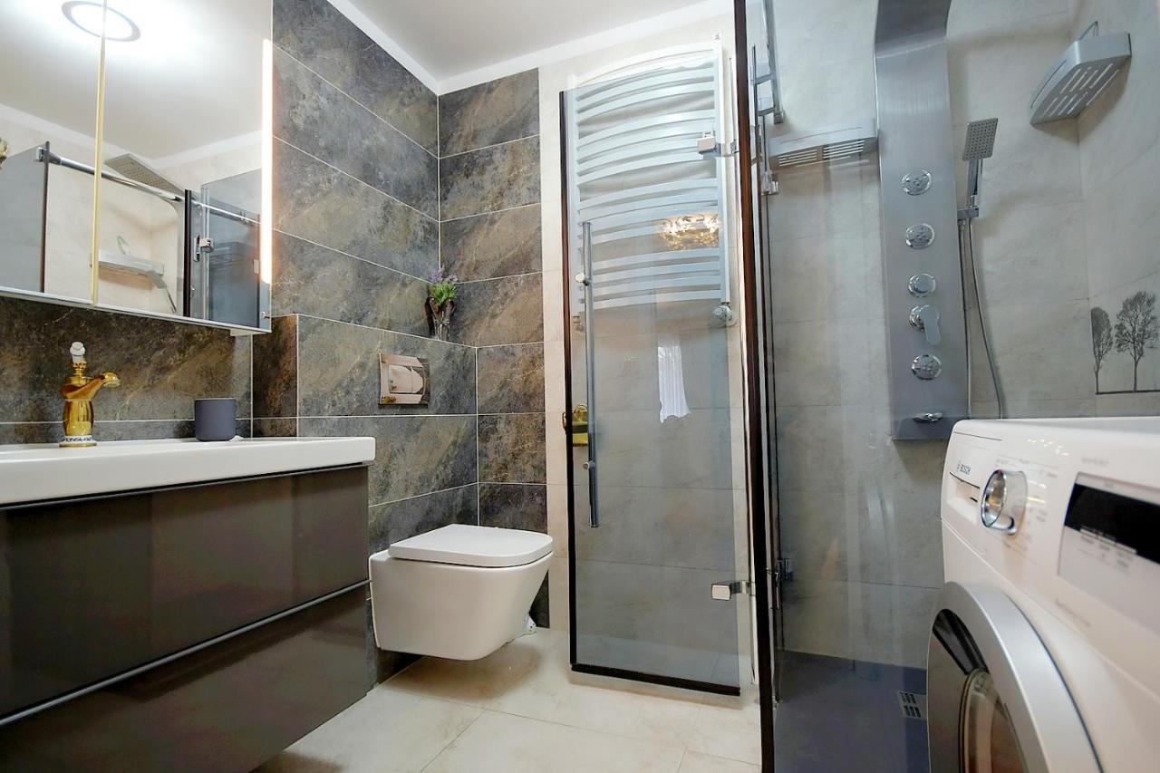 Miodowy Dom Exspanse Apartament 2 Lub 3 Pokoje Z Tarasem I Parkingiem Kołobrzeg Exteriör bild