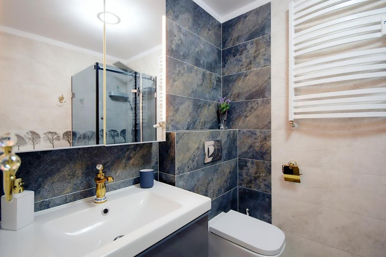 Miodowy Dom Exspanse Apartament 2 Lub 3 Pokoje Z Tarasem I Parkingiem Kołobrzeg Exteriör bild
