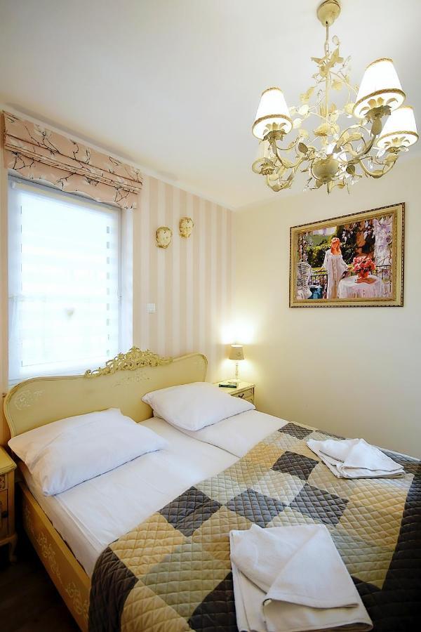 Miodowy Dom Exspanse Apartament 2 Lub 3 Pokoje Z Tarasem I Parkingiem Kołobrzeg Exteriör bild