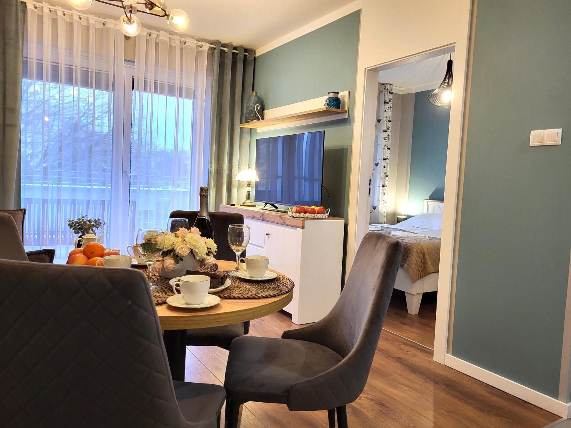 Miodowy Dom Exspanse Apartament 2 Lub 3 Pokoje Z Tarasem I Parkingiem Kołobrzeg Exteriör bild