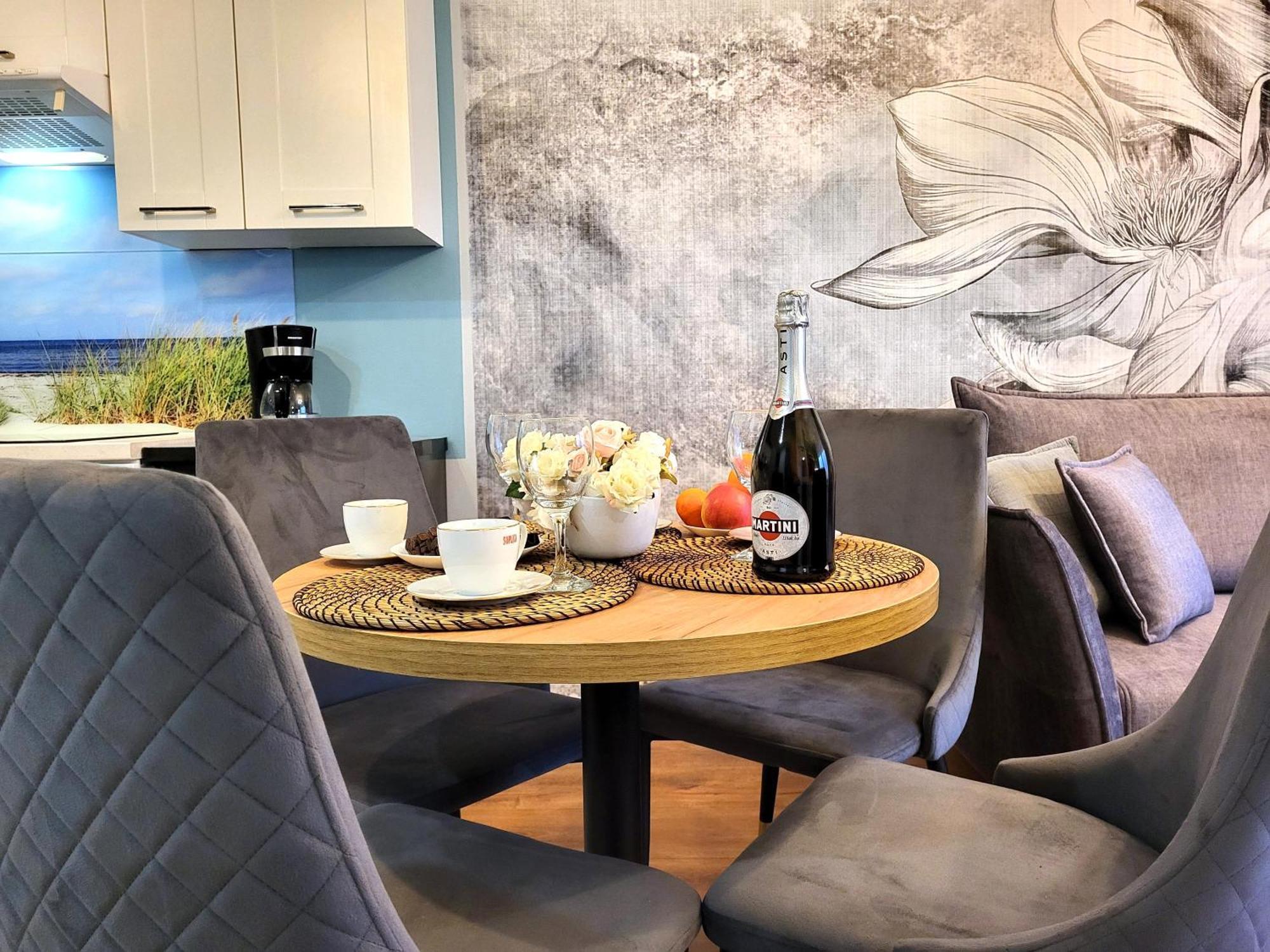 Miodowy Dom Exspanse Apartament 2 Lub 3 Pokoje Z Tarasem I Parkingiem Kołobrzeg Exteriör bild