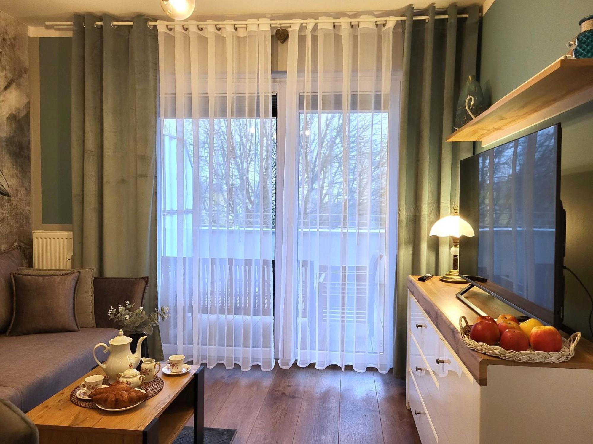 Miodowy Dom Exspanse Apartament 2 Lub 3 Pokoje Z Tarasem I Parkingiem Kołobrzeg Exteriör bild