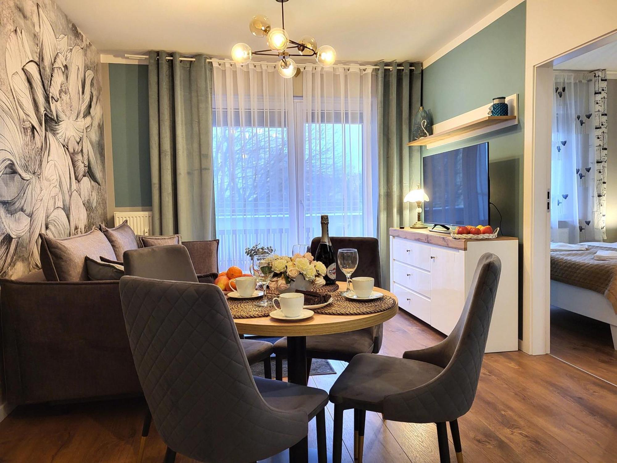 Miodowy Dom Exspanse Apartament 2 Lub 3 Pokoje Z Tarasem I Parkingiem Kołobrzeg Exteriör bild