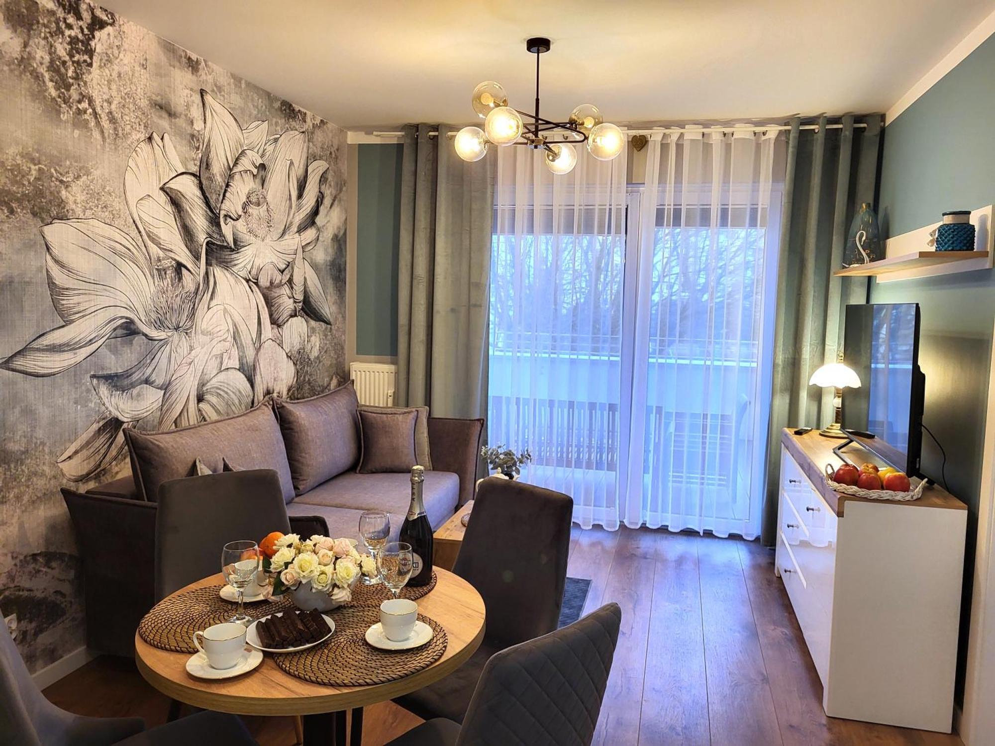 Miodowy Dom Exspanse Apartament 2 Lub 3 Pokoje Z Tarasem I Parkingiem Kołobrzeg Exteriör bild