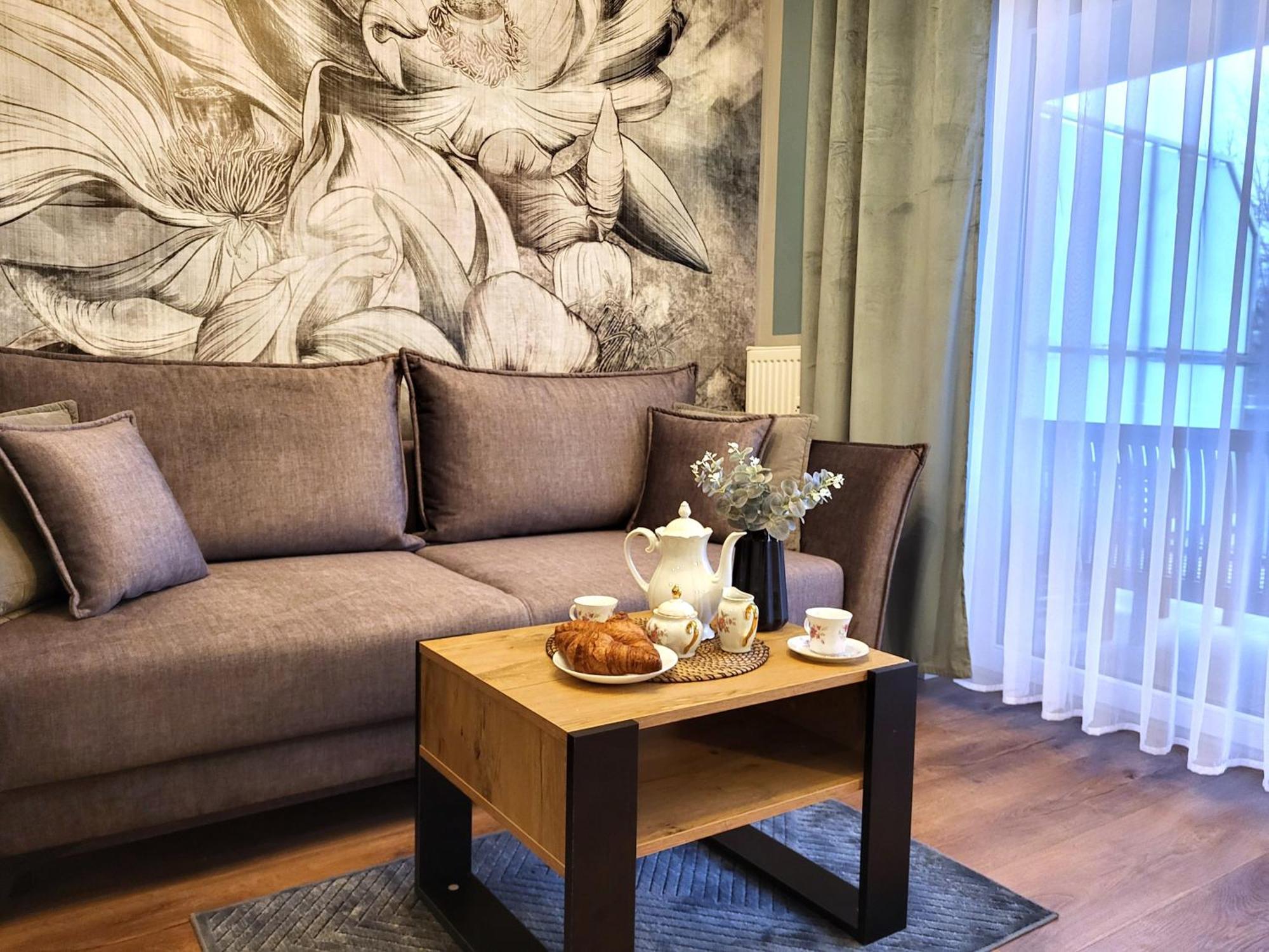 Miodowy Dom Exspanse Apartament 2 Lub 3 Pokoje Z Tarasem I Parkingiem Kołobrzeg Exteriör bild